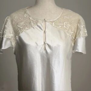 Valentino intimo vintage ILGWU Satin Chemise gown with Floral Lace ivory